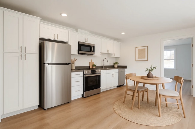 541 Main St, Unit 3 in Sturbridge, MA - Building Photo - Building Photo