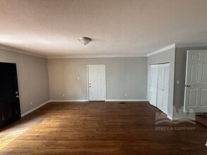 Your Perfect Home: Renovated 3 Bed, 1 Bath! in Memphis, TN - Building Photo - Building Photo