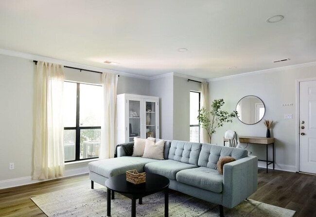 2711 Randolph Rd in Charlotte, NC - Foto de edificio - Building Photo