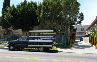 Hollywood Manor Apartments in Hollywood, CA - Building Photo - Building Photo