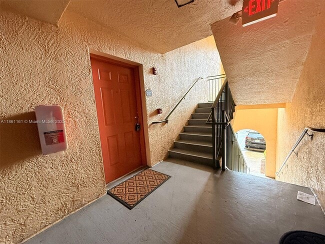 2457 Centergate Dr in Miramar, FL - Building Photo - Building Photo