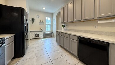 157 Sunny Day Wy in Davenport, FL - Building Photo - Building Photo