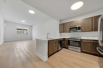 1 Center St in Clifton, NJ - Building Photo - Building Photo