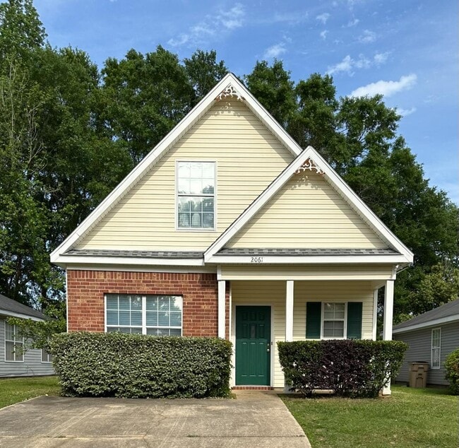 property at 2061 Laurel Oak Ct