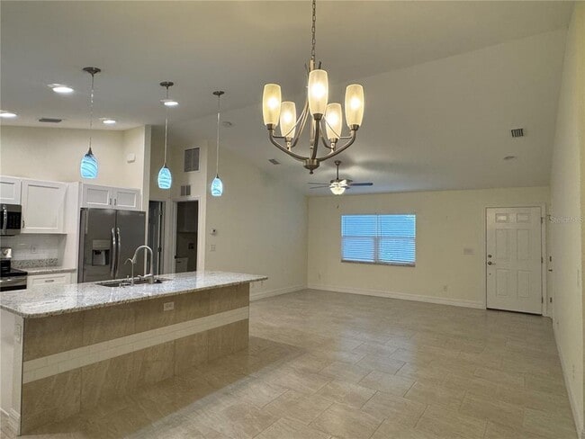 2750 Carolina St in North Port, FL - Building Photo - Building Photo