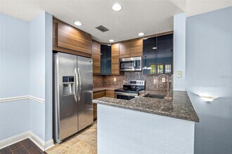 109 S Bradford Bch Ct in Tampa, FL - Building Photo - Building Photo