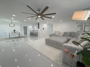 2641 Miranda Way S in St. Petersburg, FL - Building Photo - Building Photo
