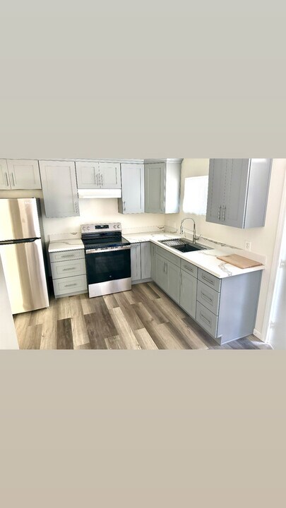 9209 Paramount Blvd in Downey, CA - Building Photo
