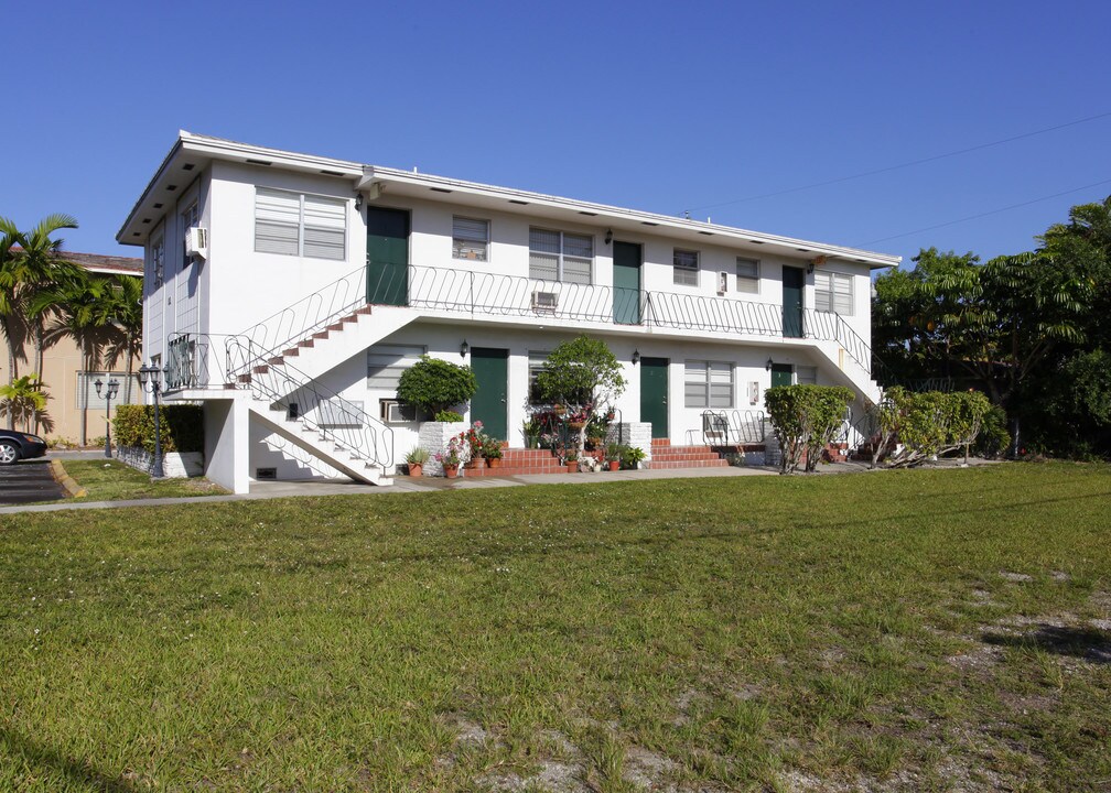 215 Menores Ave in Coral Gables, FL - Foto de edificio