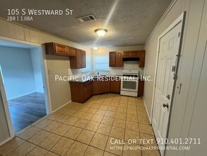 105 S Westward St in Texas City, TX - Building Photo - Building Photo