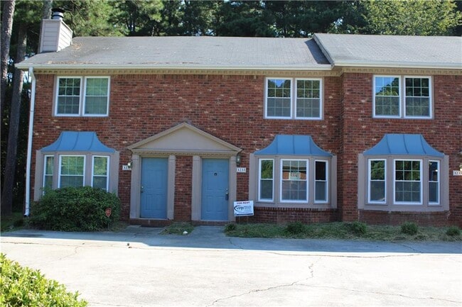 1233 Sweet Pine Dr in Norcross, GA - Building Photo - Building Photo