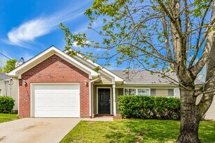 834 Lavergne Ln in La Vergne, TN - Building Photo