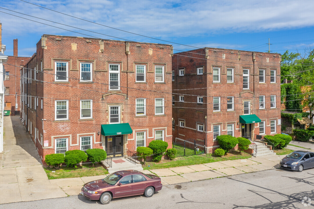 1376-1380 West Apartments in Cleveland, OH - Foto de edificio