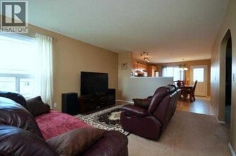 30 Pinnacle Grove in Grande Prairie, AB - Building Photo - Building Photo