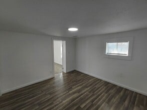 1004 E Walnut St in Independence, MO - Building Photo - Building Photo