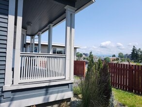 3430 Rucker Ave, Unit #1 Main Floor in Everett, WA - Building Photo - Building Photo