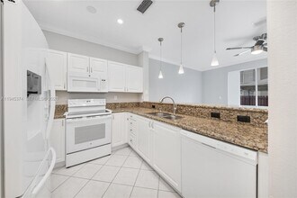 5560 NW 107th Ave in Doral, FL - Building Photo - Building Photo