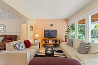 7350 SW 107th Terrace in Miami, FL - Building Photo - Building Photo