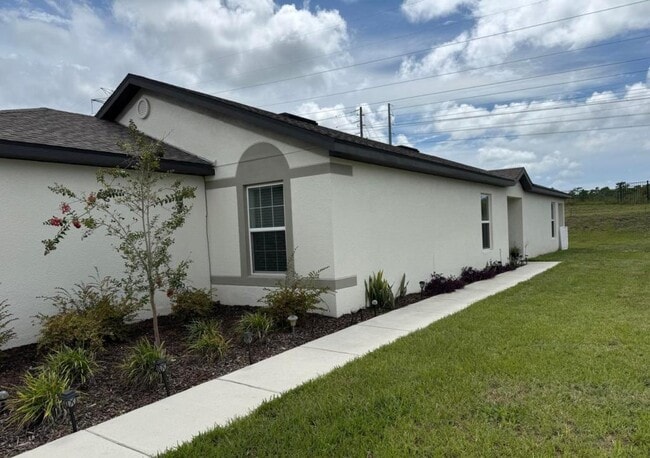 9725 Southern Charm Cir in Brooksville, FL - Building Photo - Building Photo