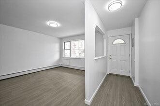 1684 W 9th St in Brooklyn, NY - Building Photo - Building Photo