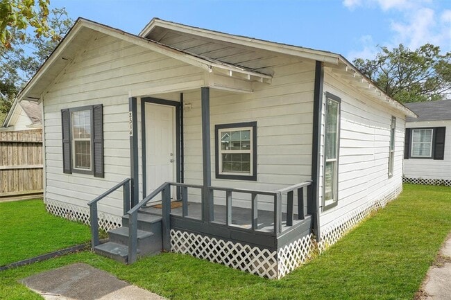 property at 8514 Spaulding St