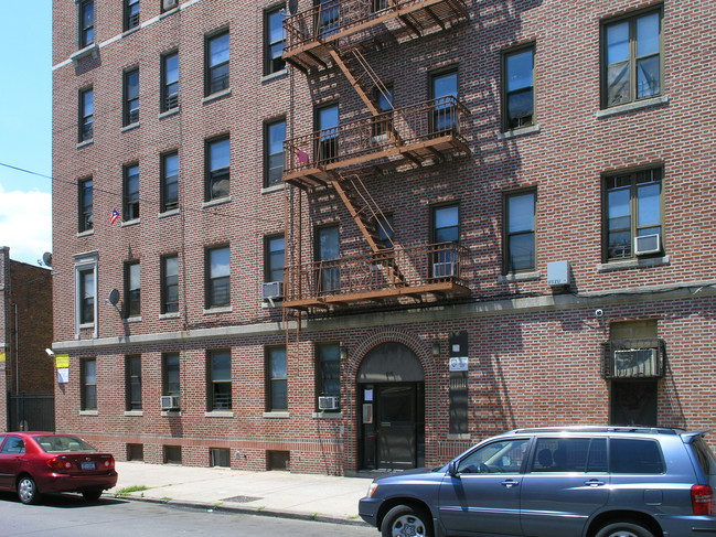 645 Van Nest Ave in Bronx, NY - Building Photo - Building Photo