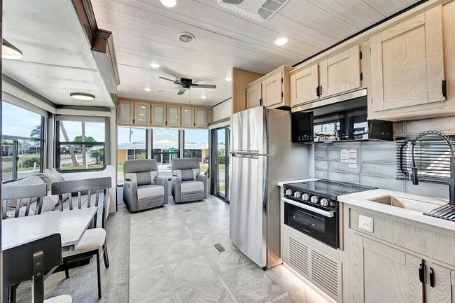1200 US Hwy 27 N in Sebring, FL - Building Photo - Building Photo