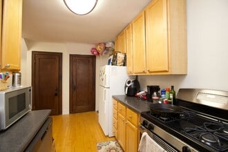 733 Elm, Unit 103 in Northfield, IL - Building Photo - Building Photo