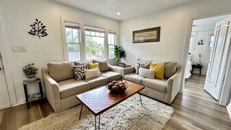 4761 Lotus St in San Diego, CA - Building Photo