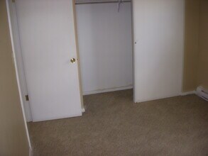 2104 Emerson Ave in Erie, PA - Foto de edificio - Building Photo