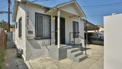 1445 W 59th Pl in Los Angeles, CA - Building Photo - Building Photo