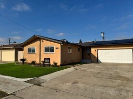 1836 W Michigan Ave in Fresno, CA - Building Photo