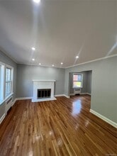 170-31 Grand Central Pkwy in Queens, NY - Building Photo - Building Photo