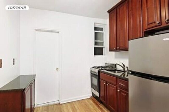 217 E 89th St in New York, NY - Building Photo - Building Photo