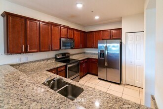10630 NW 88th St, Unit 210 in Doral, FL - Building Photo - Building Photo