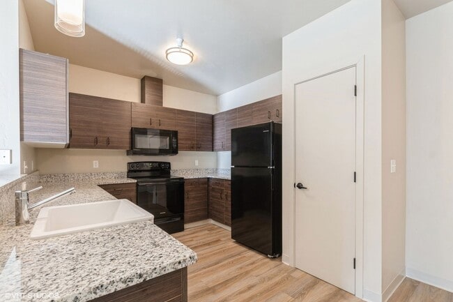 property at 1950 Jefferson Blvd