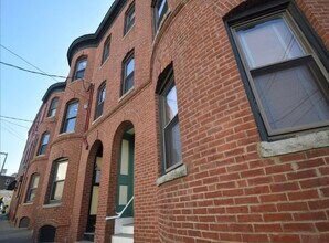 217 Boylston St, Unit #2 in Boston, MA - Building Photo - Building Photo