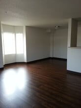 943 S Gilbert St, Unit #24 in Iowa City, IA - Foto de edificio - Building Photo