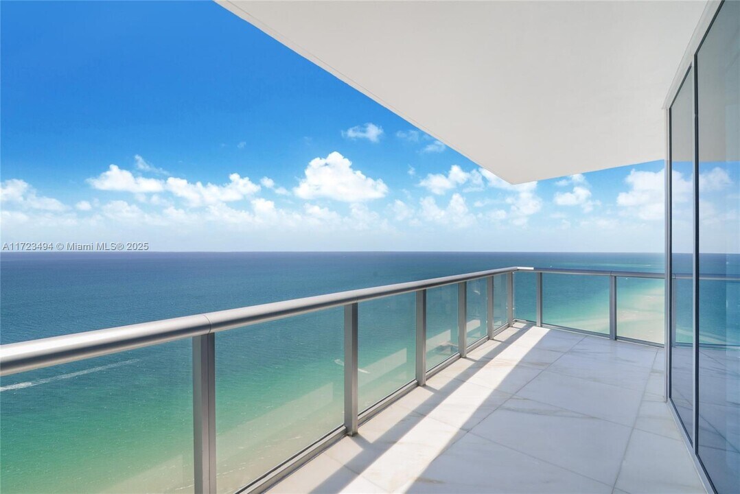 17001 Collins Ave in Sunny Isles Beach, FL - Building Photo