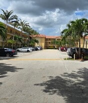 11453 NW 39th Ct, Unit 109 in Coral Springs, FL - Building Photo