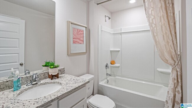 136 Aberdeen Lp in Calera, AL - Building Photo - Building Photo