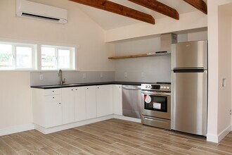 4135 NE 72nd Ave. in Portland, OR - Building Photo - Building Photo