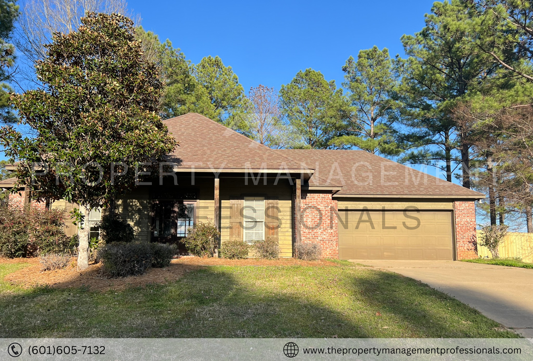 116 Cedar Green Dr in Canton, MS - Foto de edificio