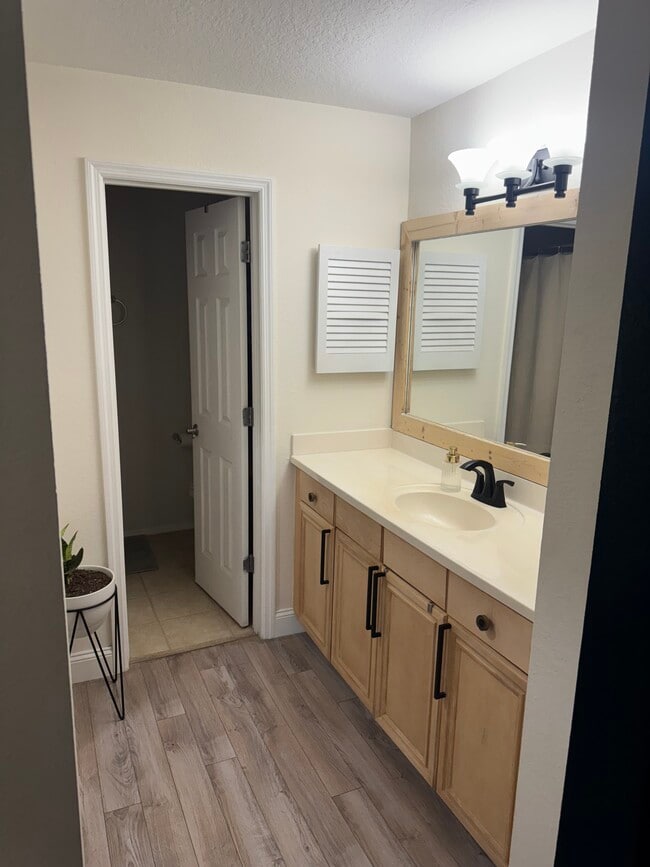property at 5 Arbor Club Dr