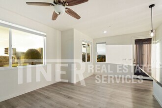 3698 E Commerce Way in Sacramento, CA - Building Photo - Building Photo