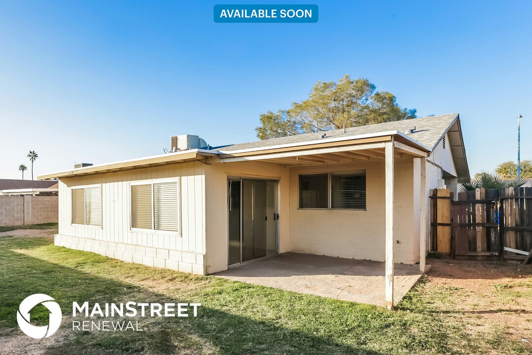 7719 W Clayton Dr in Phoenix, AZ - Building Photo