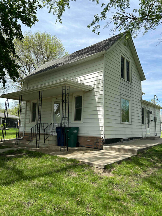 507 W Walnut St in Boyden, IA - Building Photo