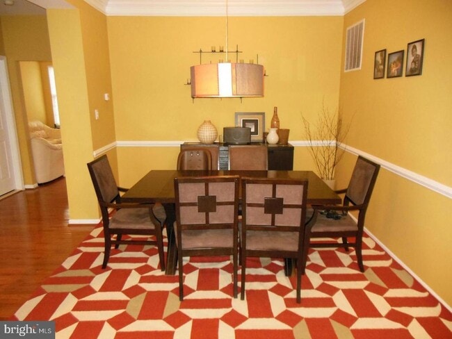 25838 Norrington Square