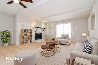 10603 W Seldon Ln, Unit 1 in Peoria, AZ - Foto de edificio - Building Photo