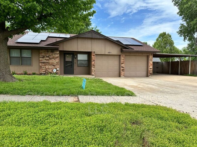 property at 401 W Hillcrest Dr
